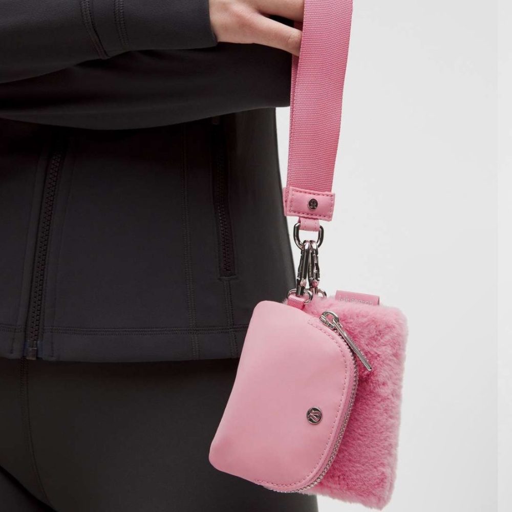 Lululemon NWT Dual Pouch Wristlet in Pink Tide one Pouch is Plush - Picture 6 of 8